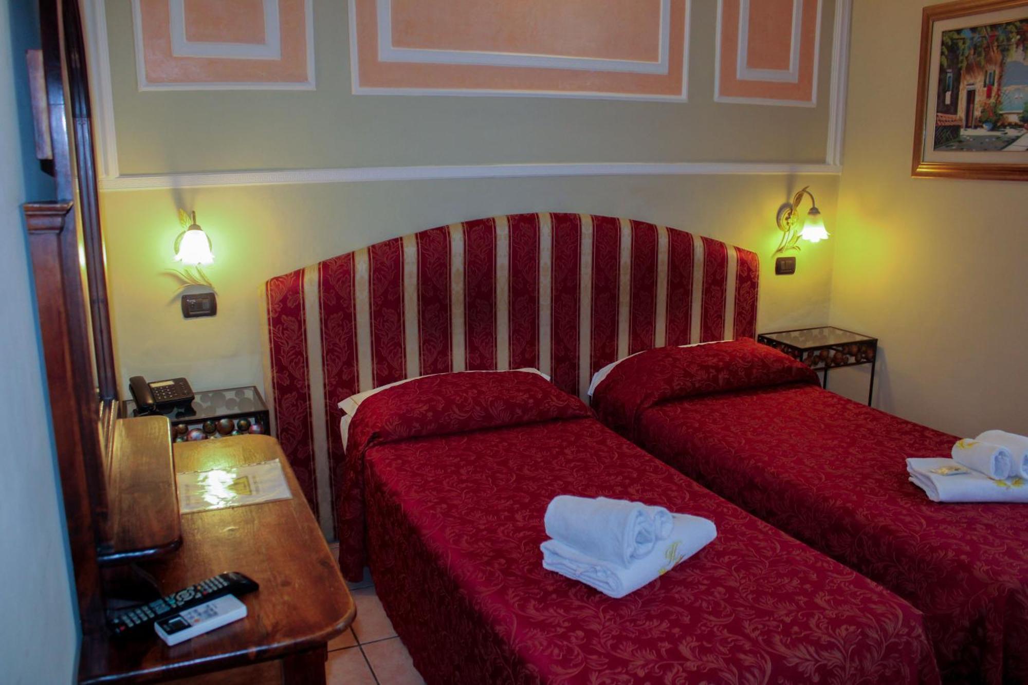 Hotel Sicilia Milan Exterior photo